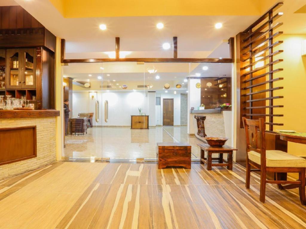 Da Yatra Courtyard Hotel & Resort Pokhara Exterior foto