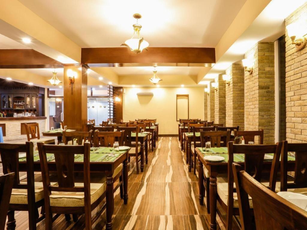 Da Yatra Courtyard Hotel & Resort Pokhara Exterior foto