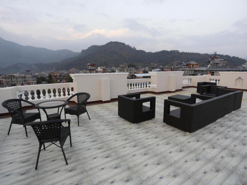 Da Yatra Courtyard Hotel & Resort Pokhara Exterior foto