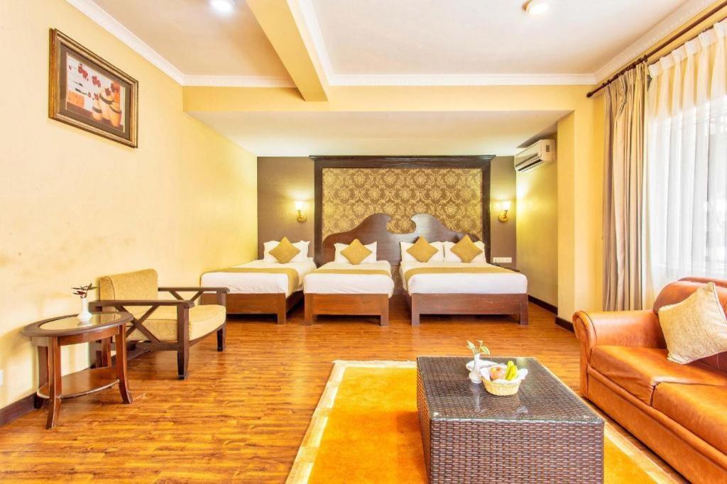 Da Yatra Courtyard Hotel & Resort Pokhara Exterior foto