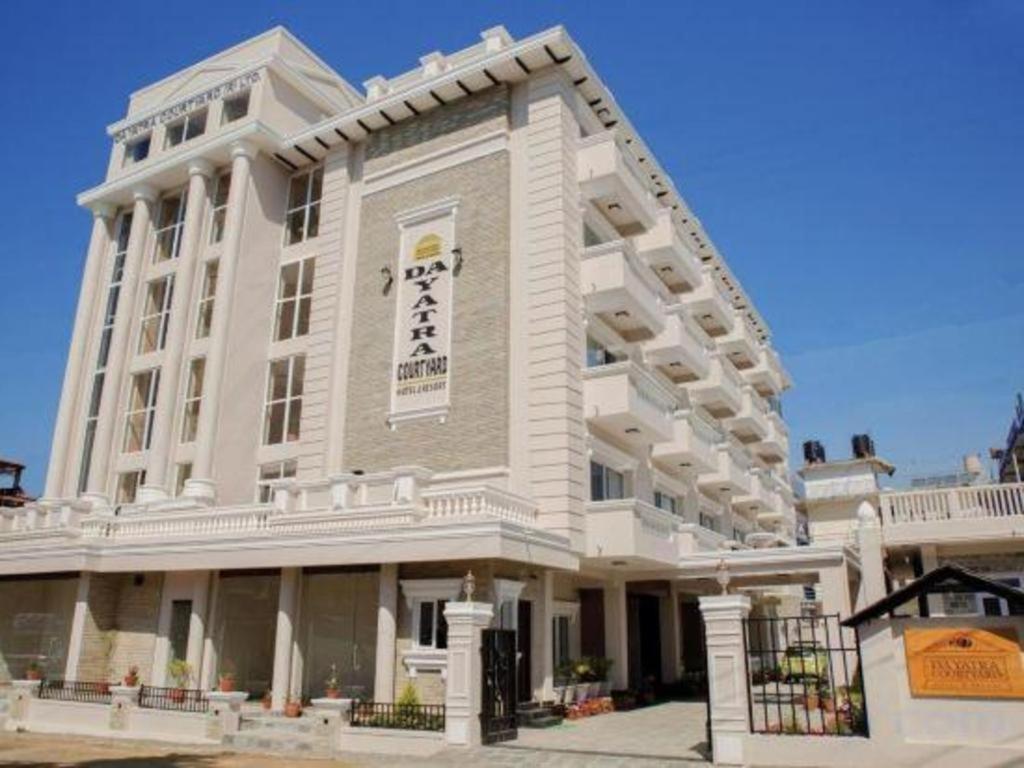 Da Yatra Courtyard Hotel & Resort Pokhara Exterior foto